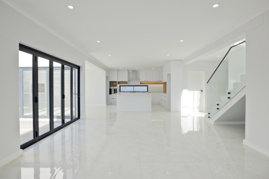 5 Bedroom Property for Sale in Sandown Western Cape